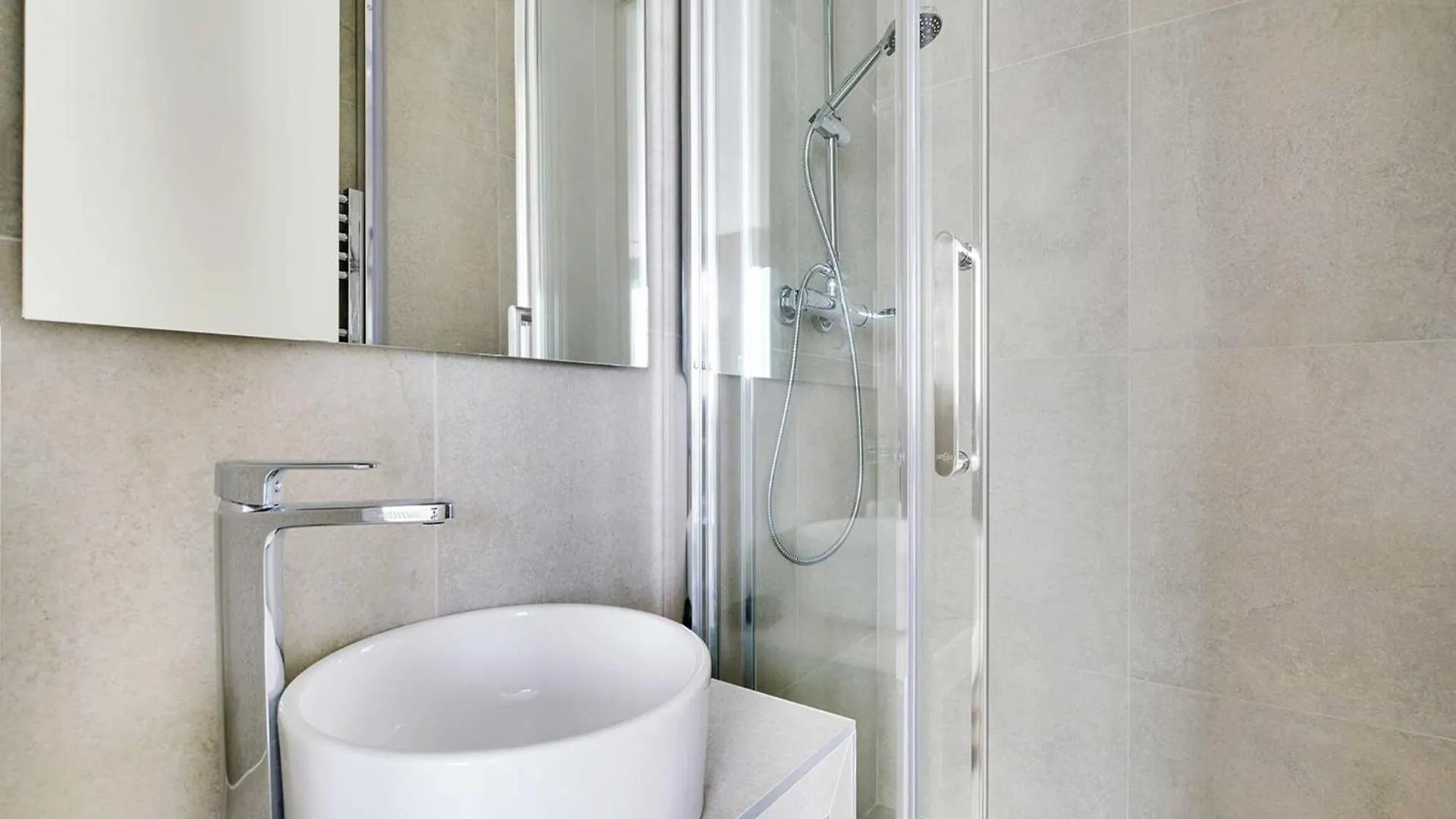 Charming Apartment - 1Br 4P - Faubourg-Du-Roule Paris France